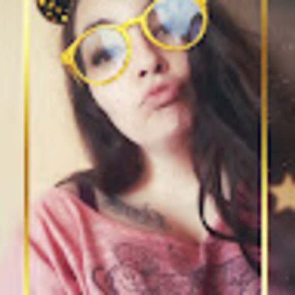 Meet your Posher, Alexandra - Picture 1 of 1